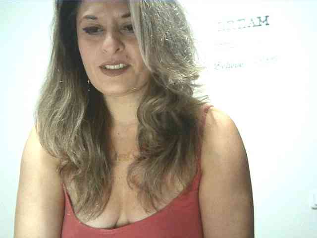 lionessmom webcam