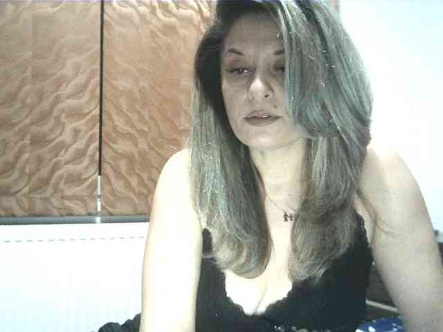 lionessmom webcam