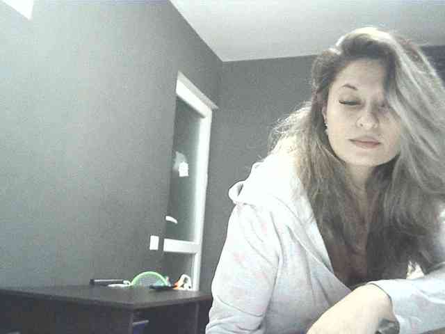 lionessmom webcam