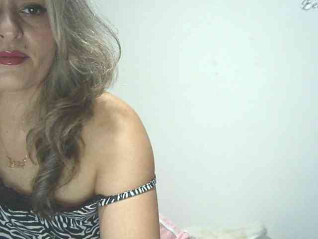 lionessmom webcam