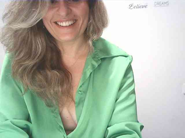 lionessmom webcam