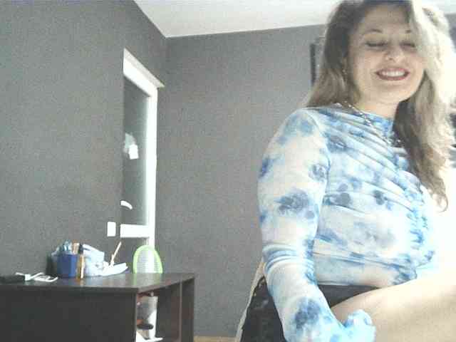 lionessmom webcam