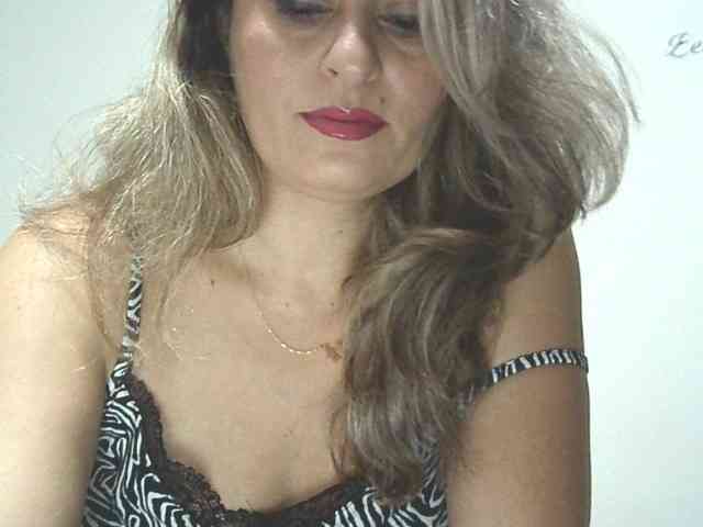 lionessmom webcam