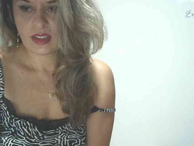 lionessmom webcam