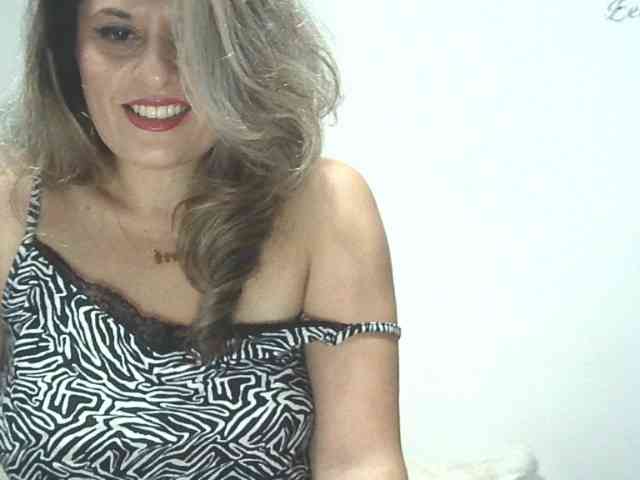 lionessmom webcam