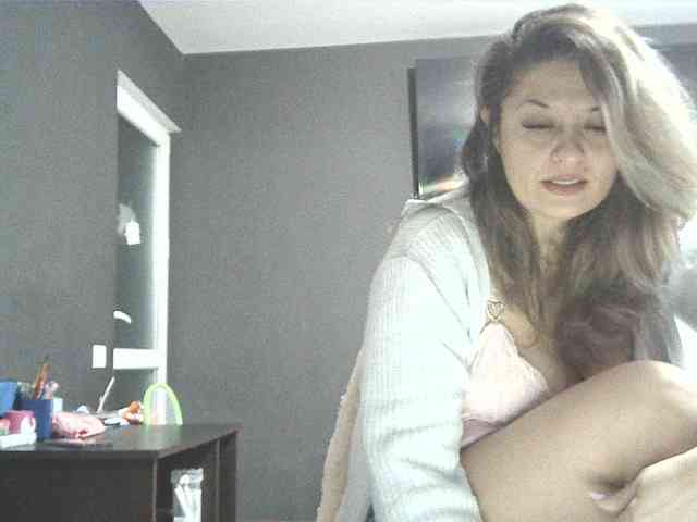 lionessmom webcam