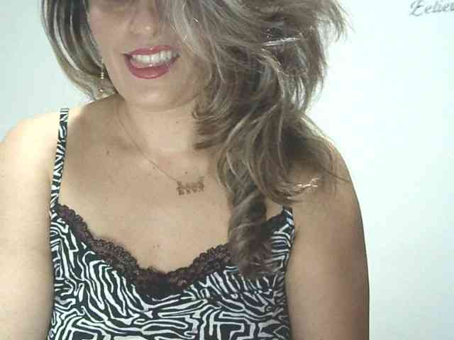 lionessmom webcam