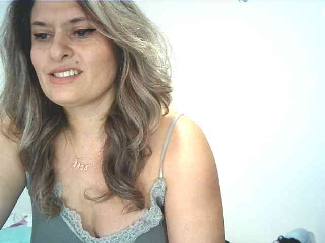 lionessmom webcam