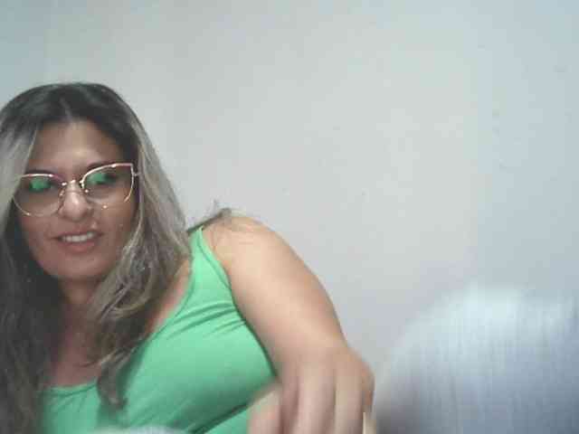 lionessmom webcam