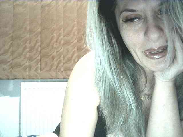 lionessmom webcam