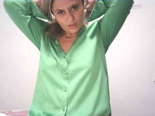 lionessmom webcam