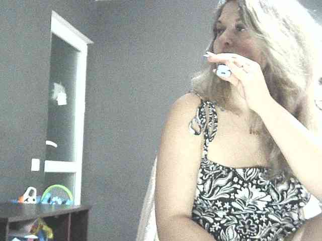 lionessmom webcam