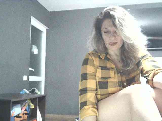 lionessmom webcam