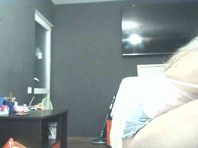 lionessmom webcam