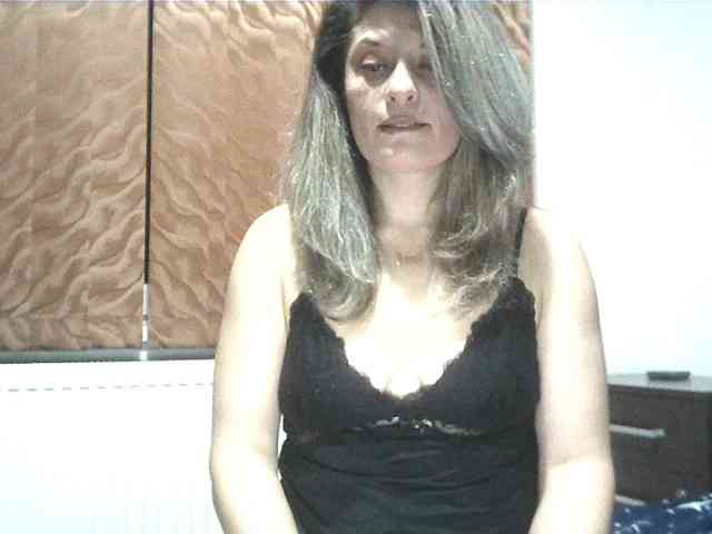 lionessmom webcam