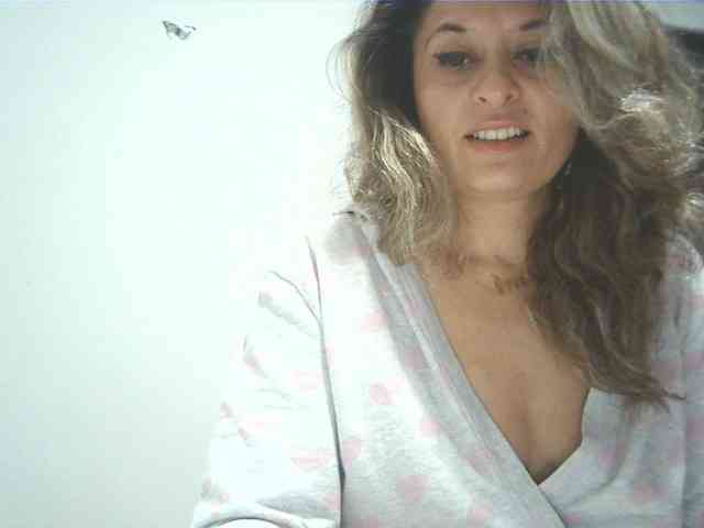 lionessmom webcam