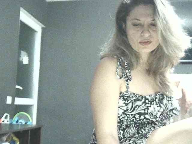 lionessmom webcam