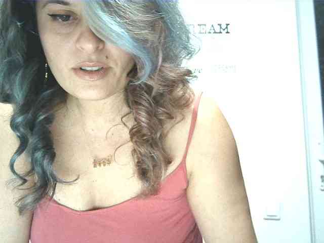 lionessmom webcam