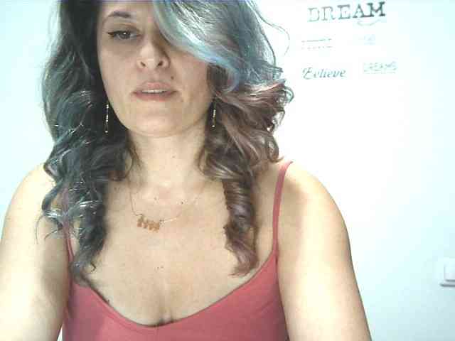 lionessmom webcam