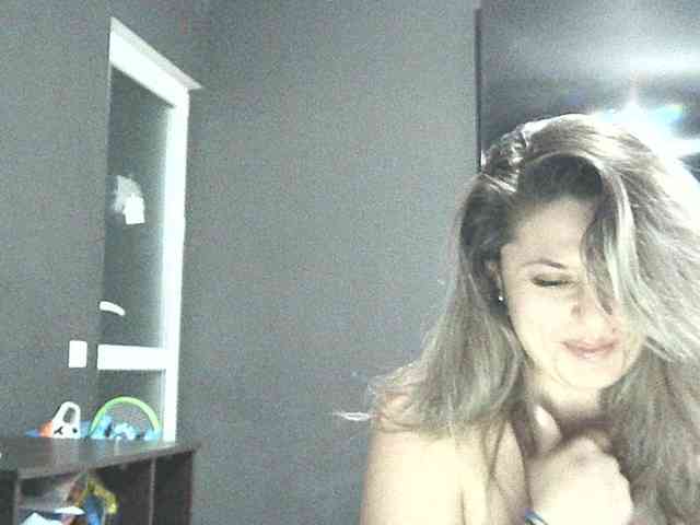 lionessmom webcam