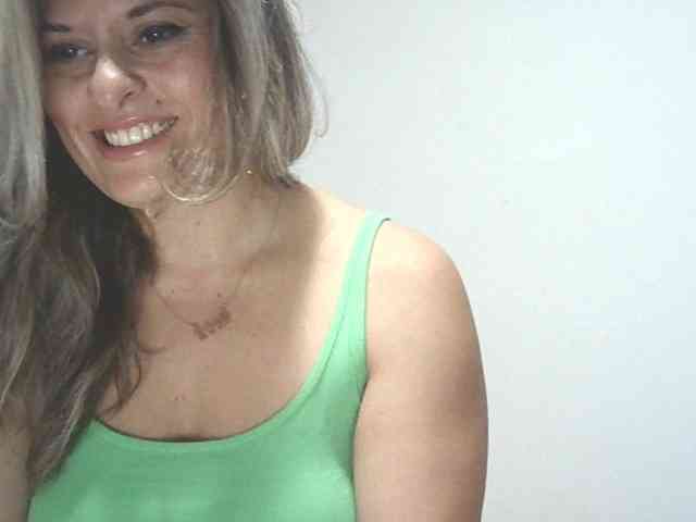 lionessmom webcam