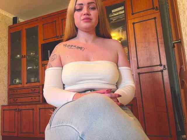 RedMadonna webcam