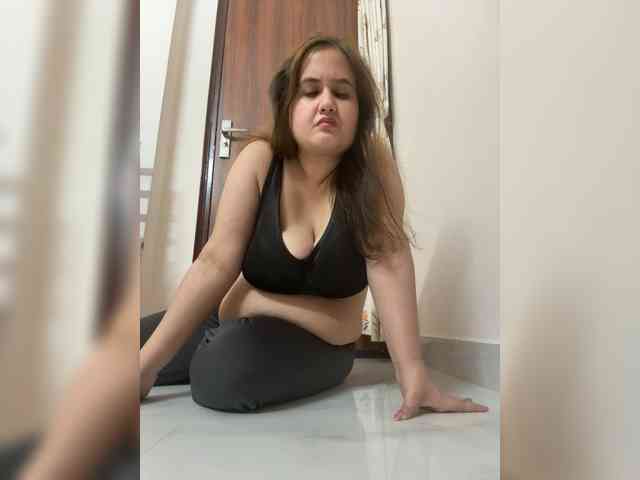 DivineBeautyone webcam