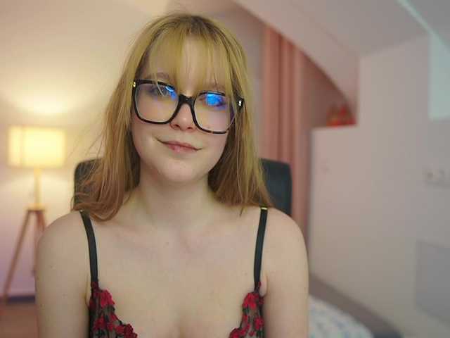 le modèle lisamccoy est en webcam porno dans un show sur le site bongacams, il possède les tags suivants: White/Caucasian,Blonde,Trimmed