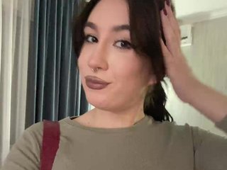 CurvyWoman- Porn Show