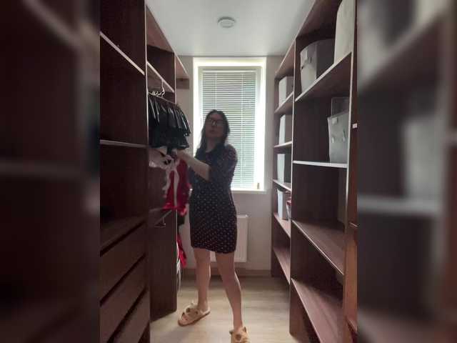  CurvyWoman- chat room