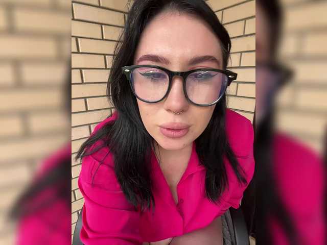 CurvyWoman-'s BongaCams show and profile