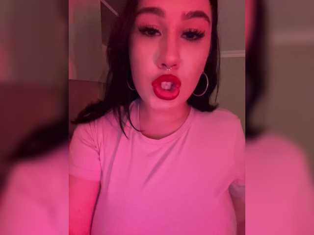 CurvyWoman- from BongaCams is Freechat