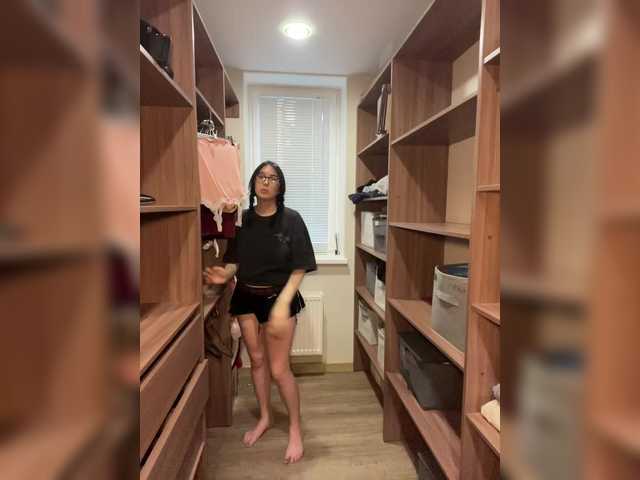 CurvyWoman-'s BongaCams show and profile