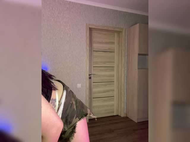  CurvyWoman- chat room