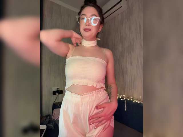 CurvyWoman-'s BongaCams show and profile