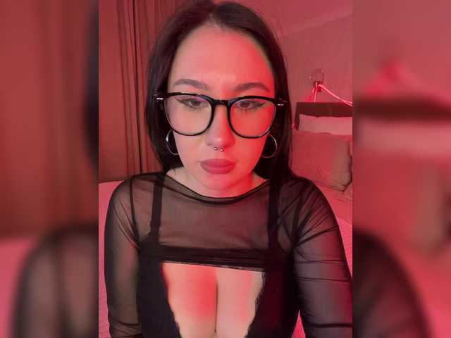 CurvyWoman-'s BongaCams show and profile