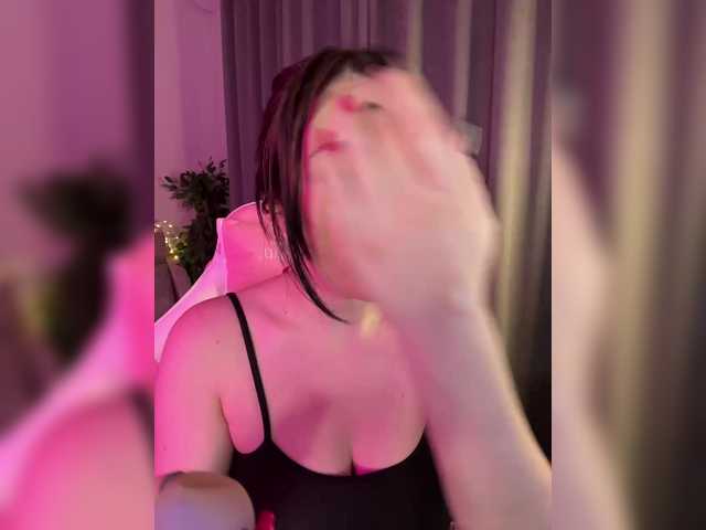 CurvyWoman-'s BongaCams show and profile