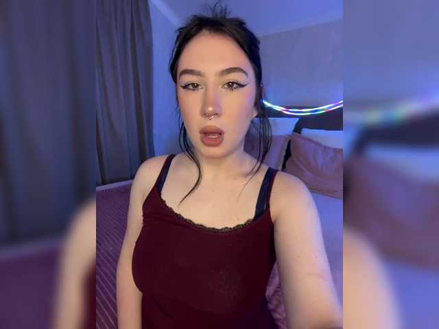 CurvyWoman-'s BongaCams show and profile