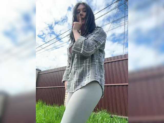 CurvyWoman-'s BongaCams show and profile