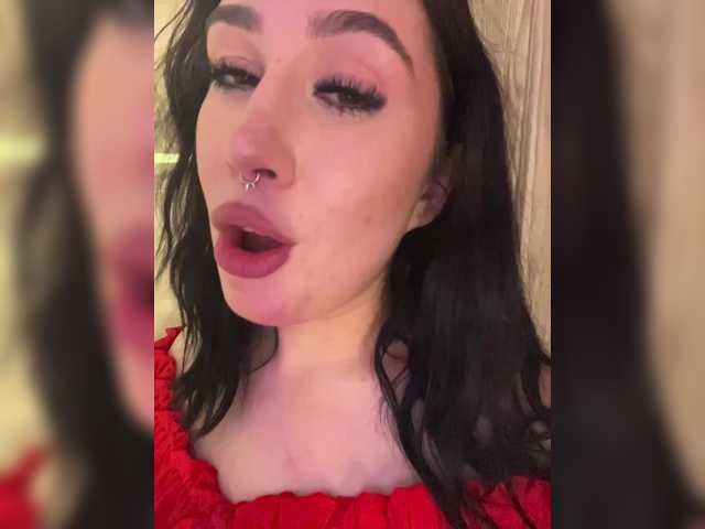 CurvyWoman-'s BongaCams show and profile