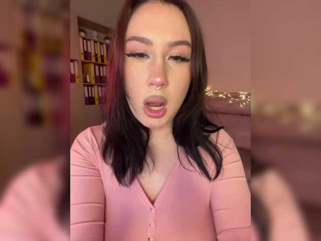 CurvyWoman-'s BongaCams show and profile