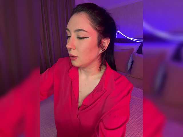 CurvyWoman-'s BongaCams show and profile