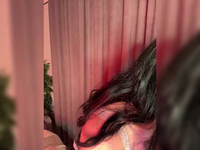 CurvyWoman-'s BongaCams show and profile