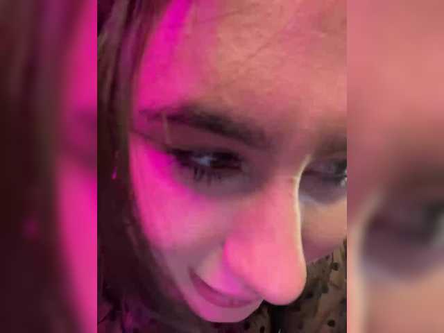 CurvyWoman-'s BongaCams show and profile