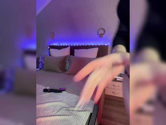 CurvyWoman-'s BongaCams show and profile