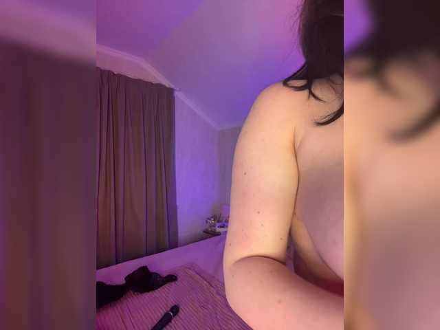 CurvyWoman-'s BongaCams show and profile