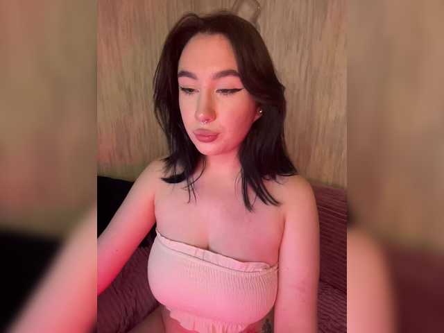 CurvyWoman-'s BongaCams show and profile