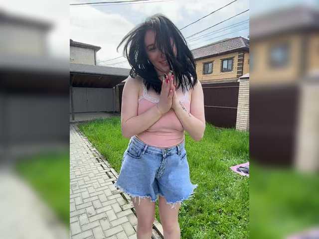 CurvyWoman-'s BongaCams show and profile