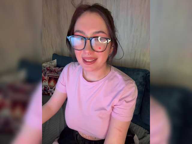 CurvyWoman-'s BongaCams show and profile