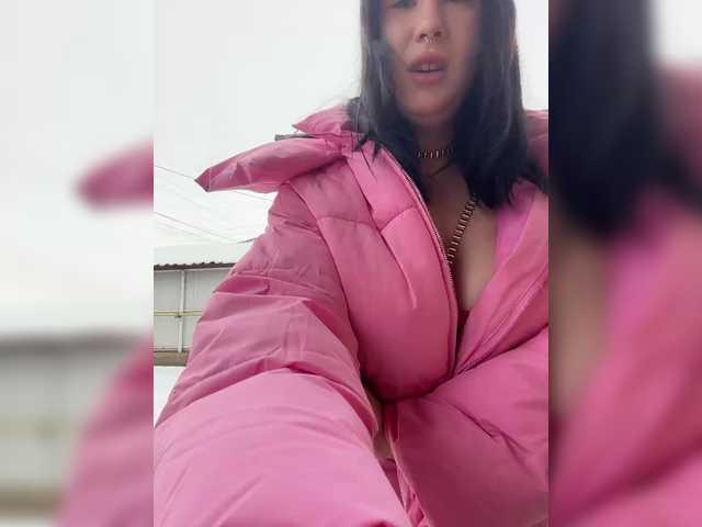 CurvyWoman-'s BongaCams show and profile